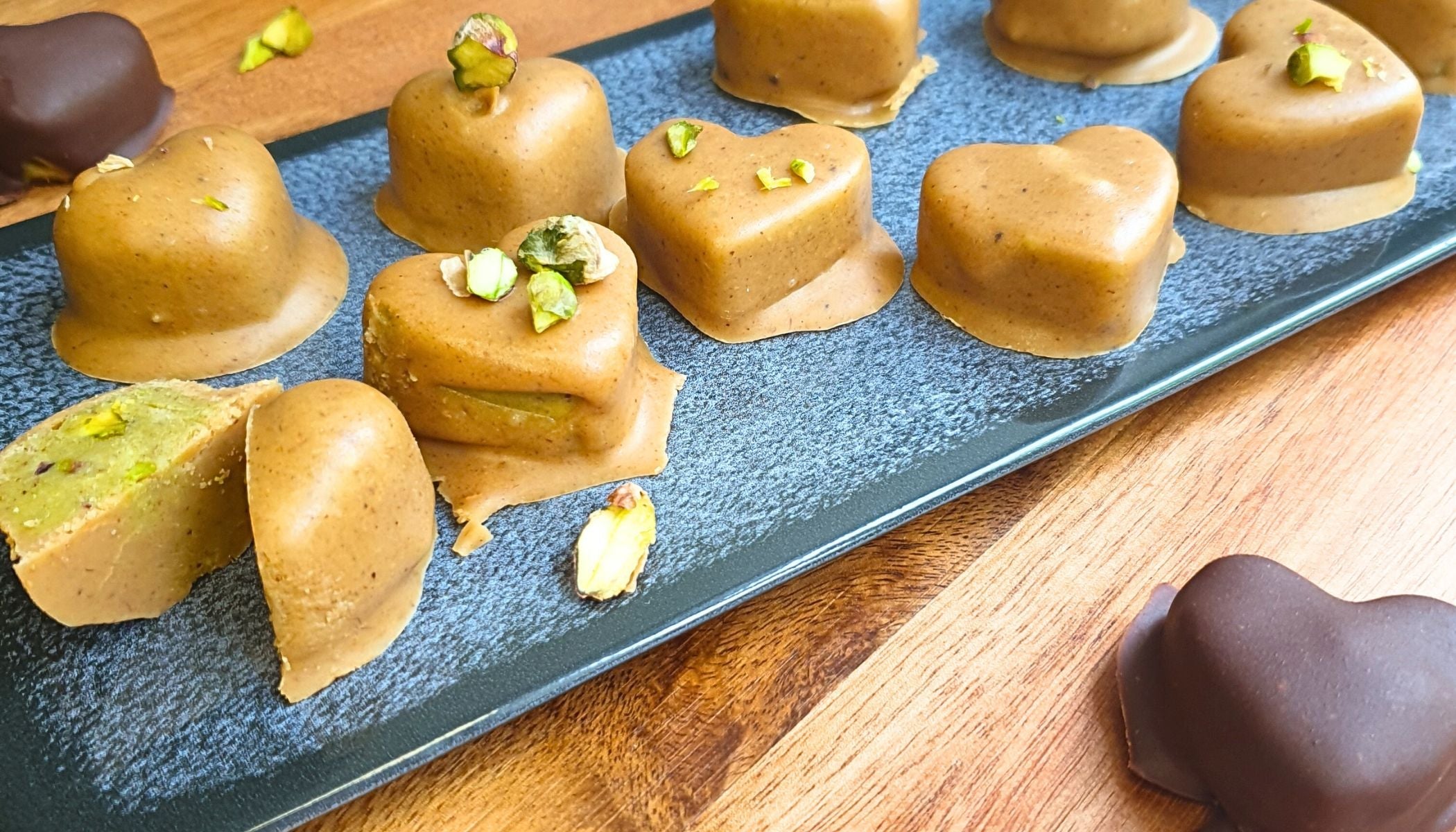 Blonde Creamy Pistachio Pralinen