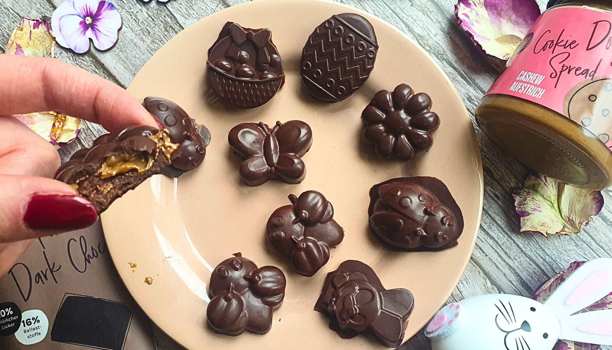 Osterschoki mit Cookie Dough Füllung