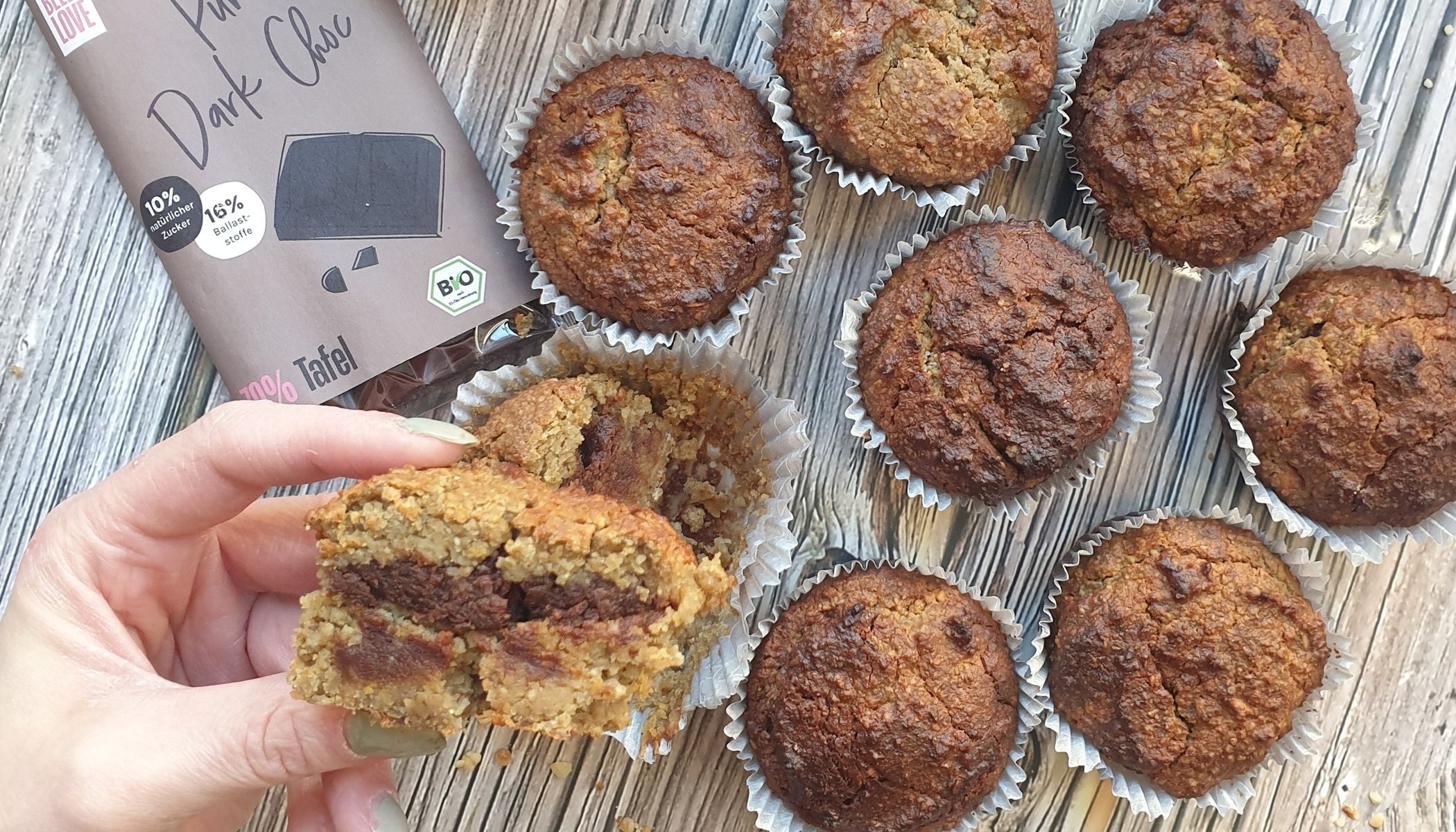 Haselnuss-Muffins mit weichem Kern