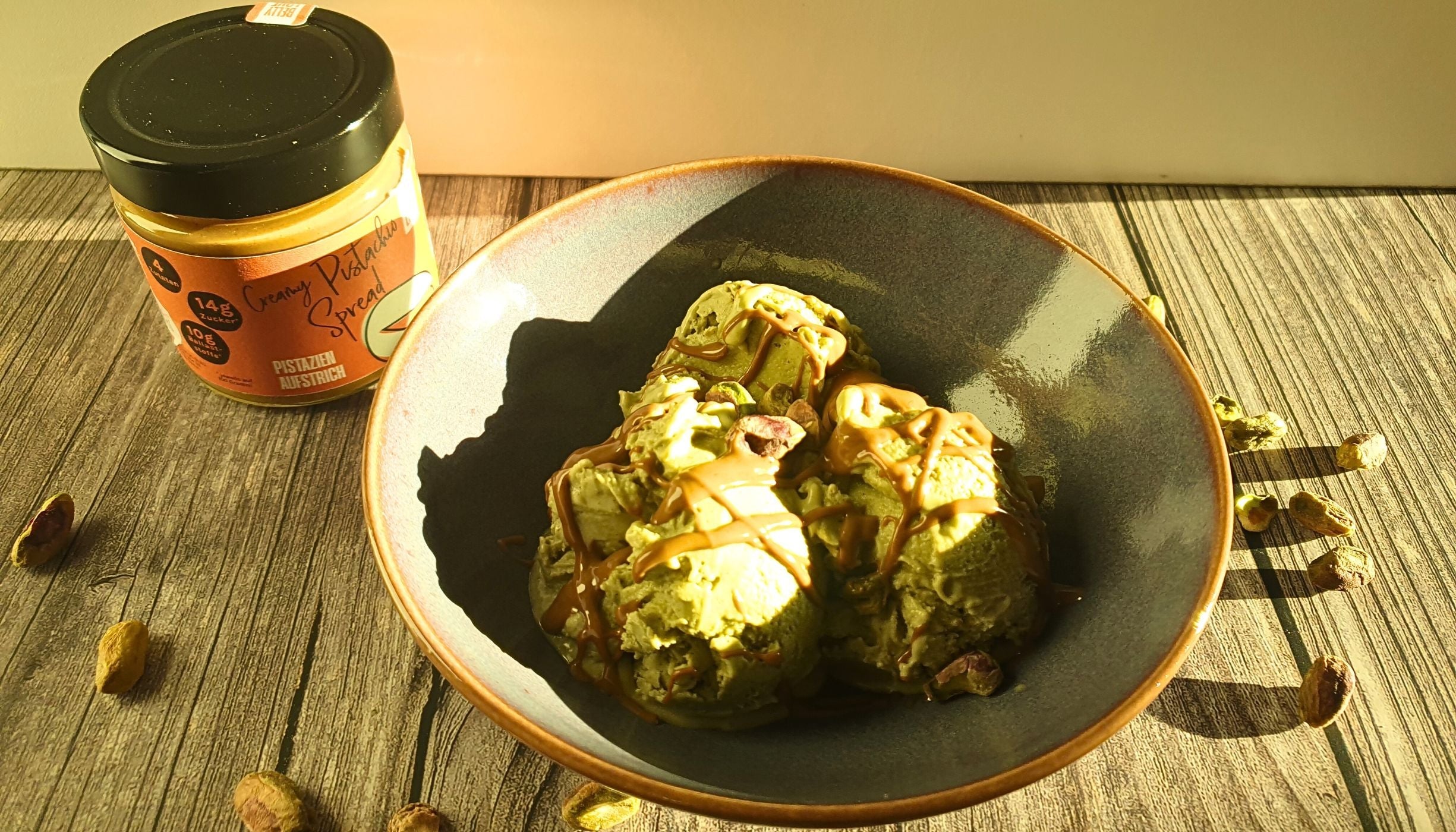Cremiges Pistazieneis - vegan & ohne Zuckerzusatz