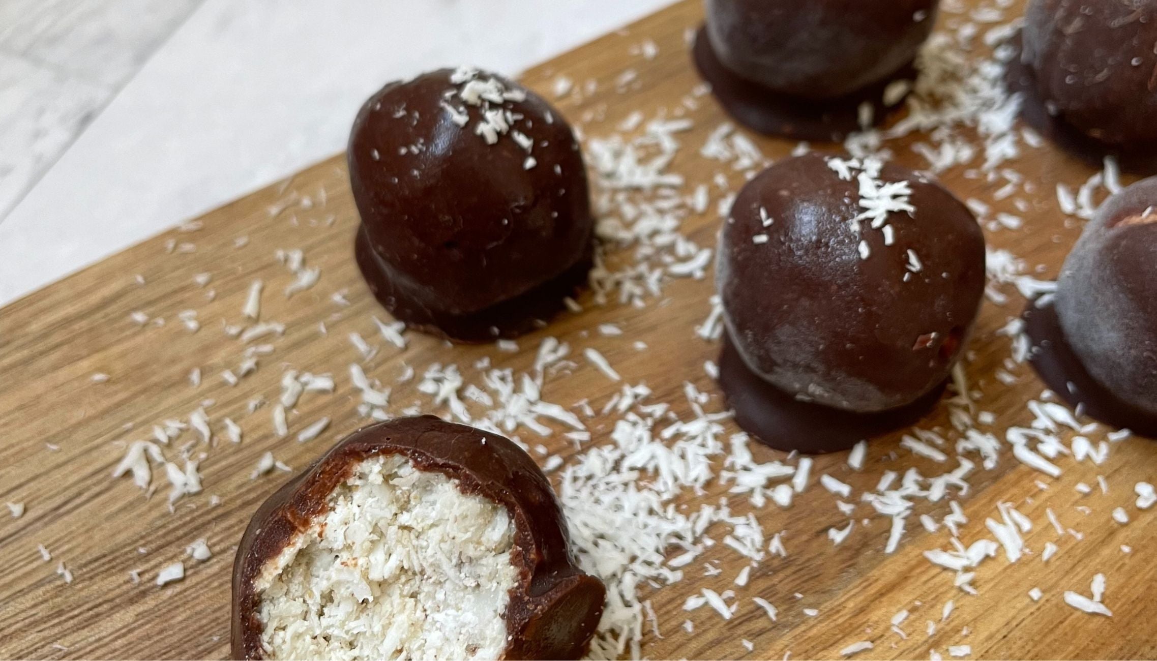 Zuckerfreie Belly-B*unty-Bällchen