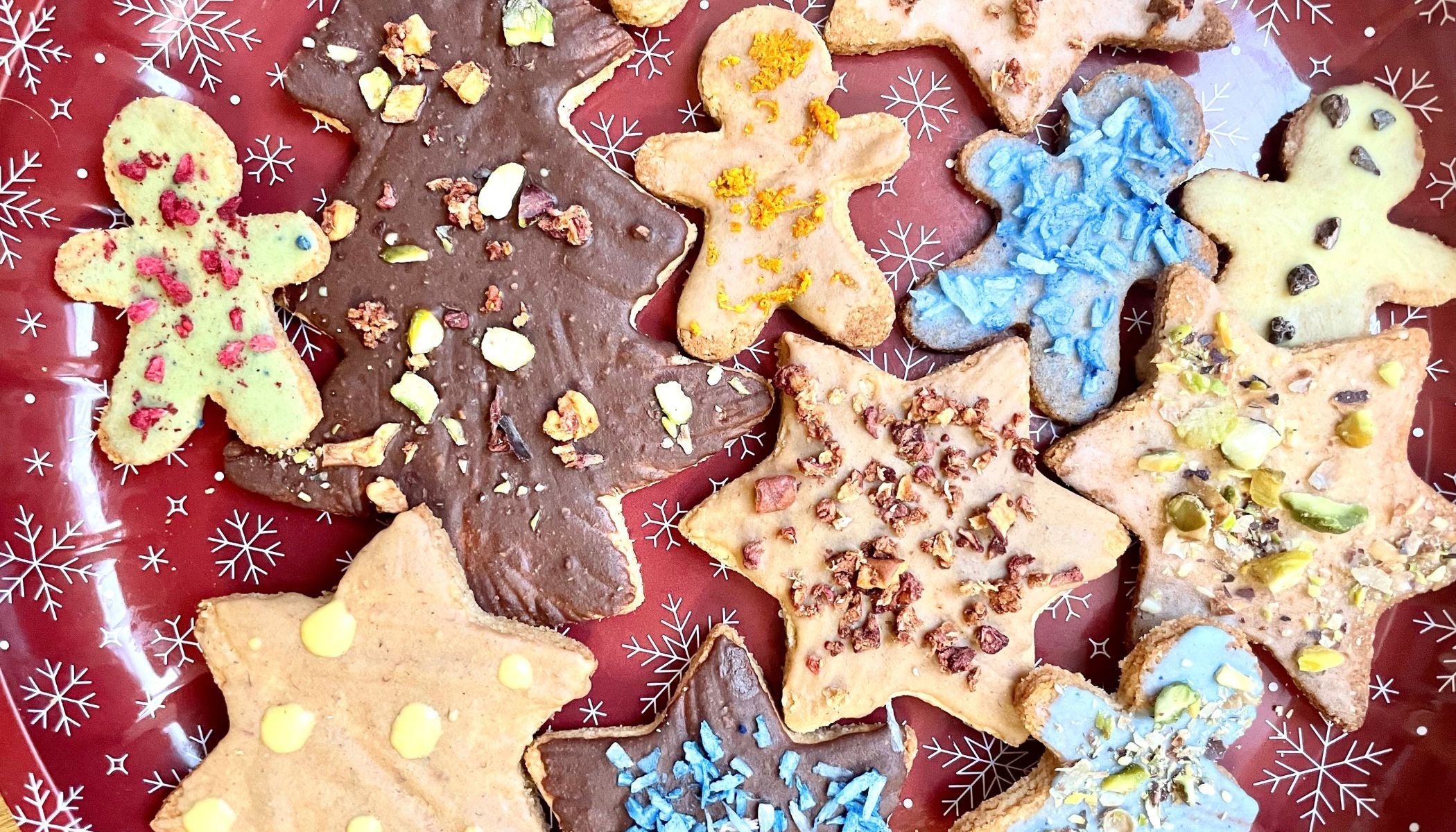 zuckerfreie Ausstechplätzchen mit bunten Streuseln