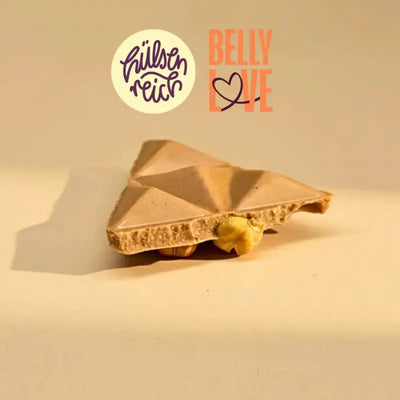 Belly Love Crunchy Spekulatius Tafel – cremige Bio-Schokolade mit Kichererbsen, clean label und natürlich gesüßt.